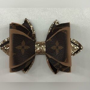 Layered Stanley Bow with Gold Accents